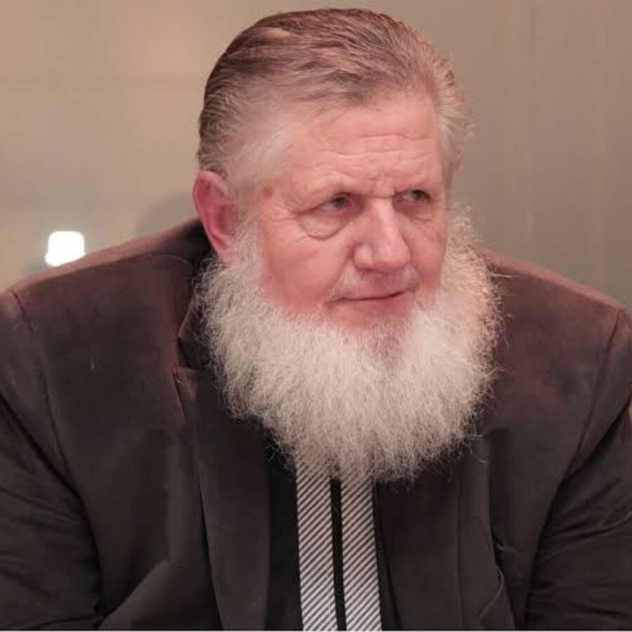 Yusuf Estes